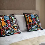 Newly Refurbished Luxurious 2 Bedroom By Reside Baltic