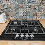 Newly Refurbished Luxurious 2 Bedroom By Reside Baltic