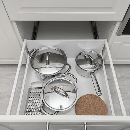 Newly Refurbished Luxurious 2 Bedroom By Reside Baltic *