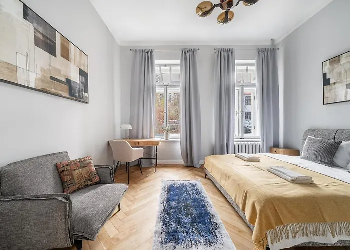 Newly Refurbished Luxurious 2 Bedroom By Reside Baltic