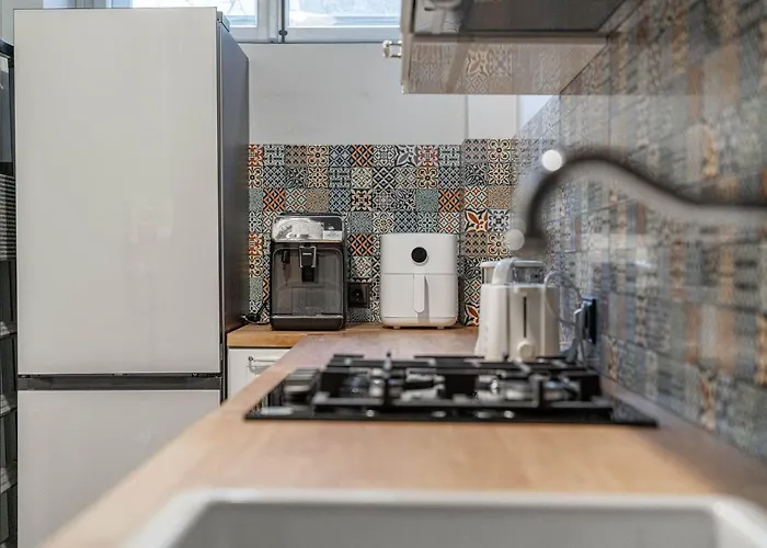 Newly Refurbished Luxurious 2 Bedroom By Reside Baltic *